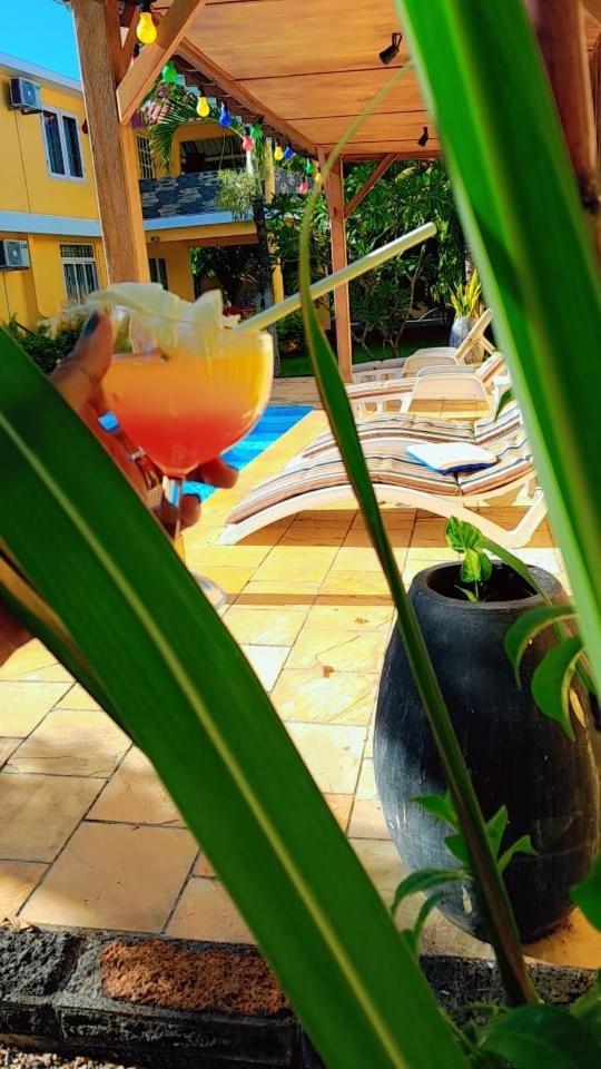 Villa Santa Avec Piscine Et Jardin Pointe-aux-Piments Bagian luar foto